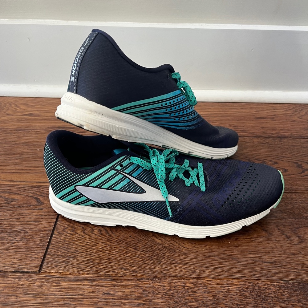 Brooks Women’s 10 Medium B Hyperion Blue Running Shoes Lightweight Ladies.
